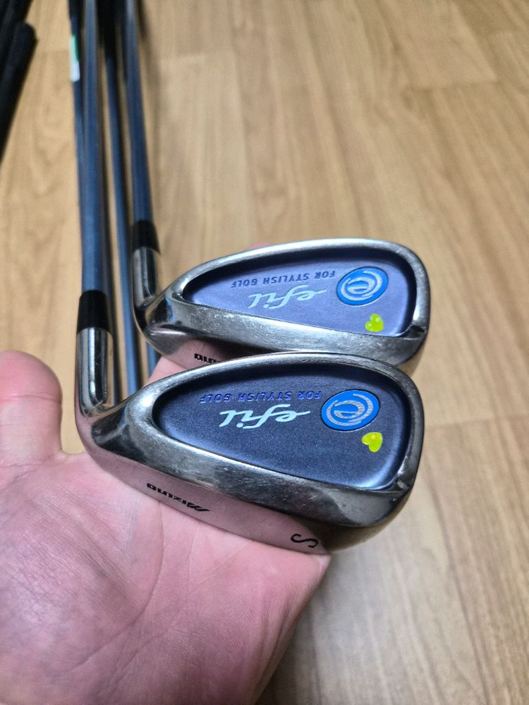 미즈노 여성용 골프채 풀세트 + BMW 바퀴형 캐디백 일괄 싸게 정리해요^^ 이미지