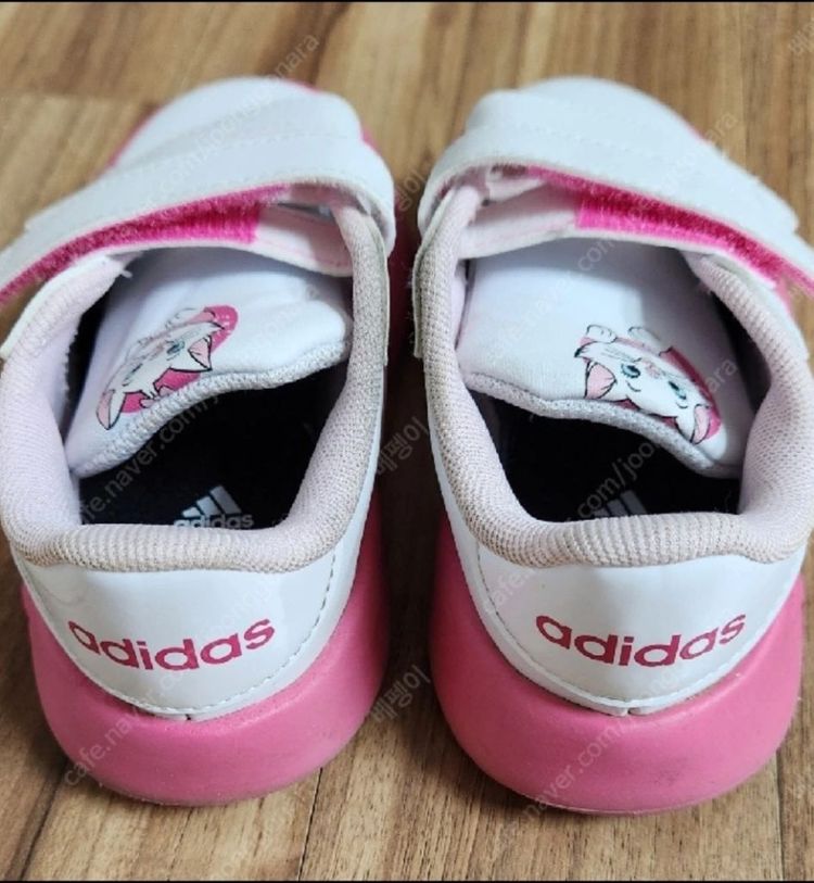 (2회착용) 아디다스키즈 코트 2.0 디즈니 마리 JP 160 이미지