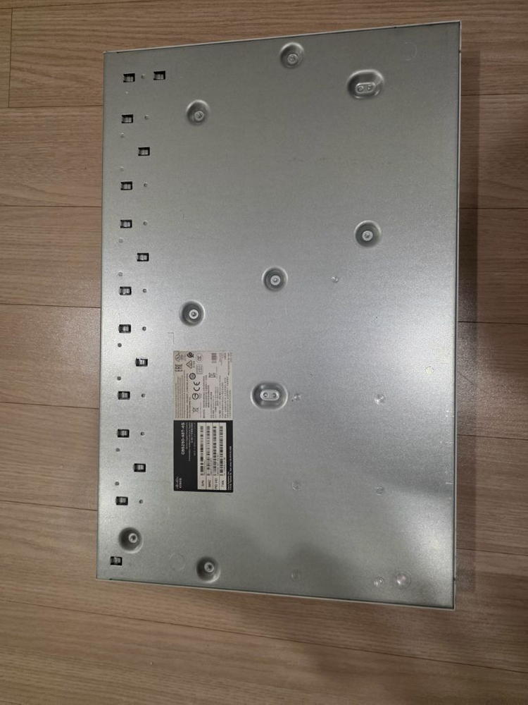 Cisco CBS250-48T-4G--1