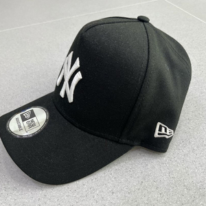 MLB 화이트 온 블랙 뉴욕양키스 K프레임 볼캡 블랙_13583793