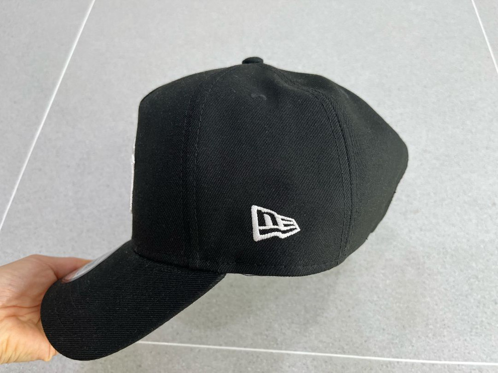 MLB 화이트 온 블랙 뉴욕양키스 K프레임 볼캡 블랙_13583793--1