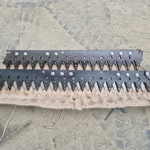 얀마 5조 5101 콤바인 일산 예취날 판매합니다.