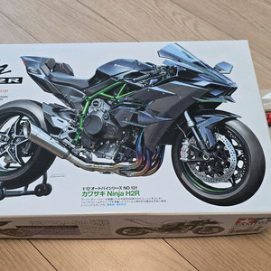 타미야 가와사키 닌자 H2R 프라모델 1/12 스케일 + Top Studio 디테일 업 세트 이미지
