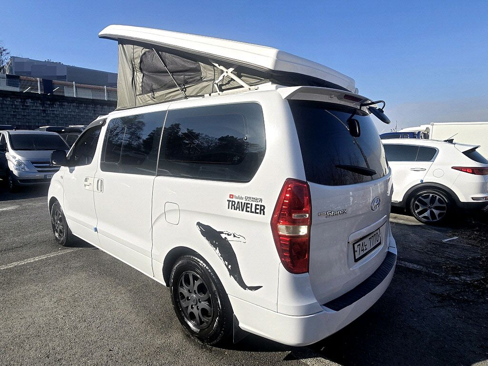 14년형 스타렉스4인승일체형루프탑캠핑카-전액할부됨--3