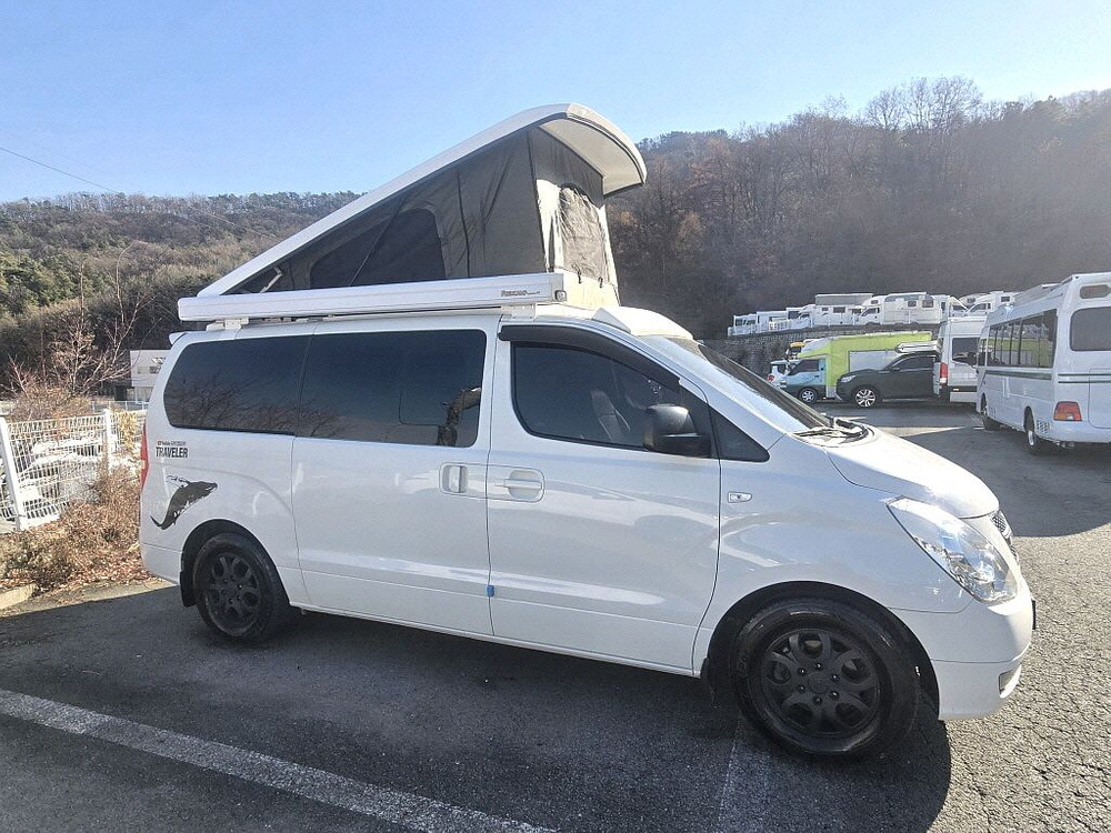 14년형 스타렉스4인승일체형루프탑캠핑카-전액할부됨--5