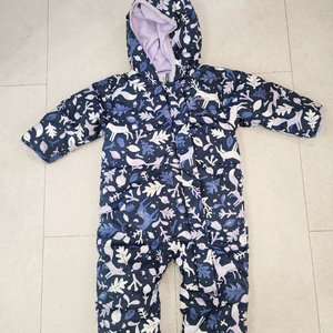 콜롬비아12개월에서 18개월 사이 상태는 보통 싸게 팝니다. 아기 우주복 패딩 우주복 패딩 유아 패딩 우주복.