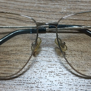 젠틀몬스터 시드02 OG(송민호 틴트 선글라스) 팝니다