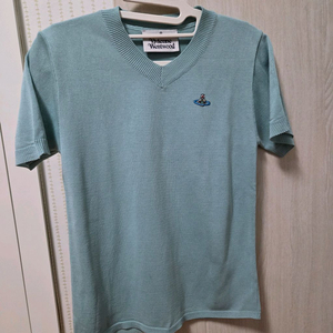 비비안웨스트우드 브이넥 니트