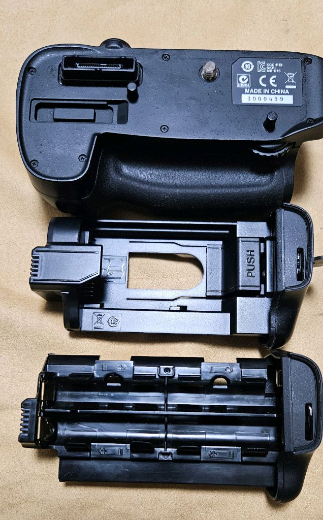 니콘 세로그립 MB-D15--1