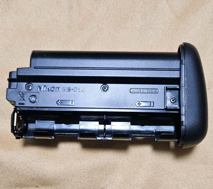 니콘 세로그립 MB-D15--3