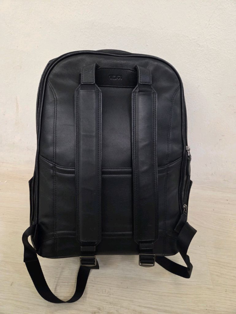 투미 왓킨스 탄소섬유, 가죽--3