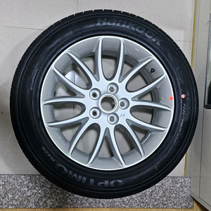신품)제네시스 BH 17인치 국화휠 타이어 판매합니다 이미지