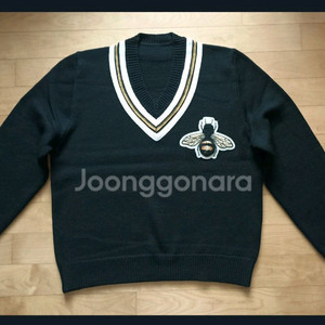 꿀벌 아플리 자수 니트 스웨터