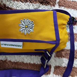 어라운드테이블