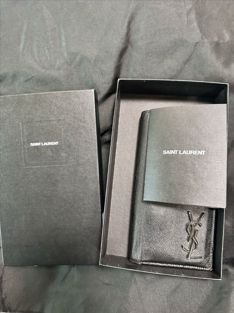 입생로랑 남성 장지갑--2