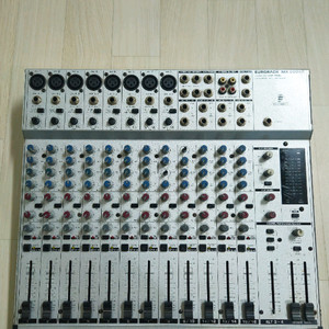 베링거 EURO RACK MX2004A 믹서