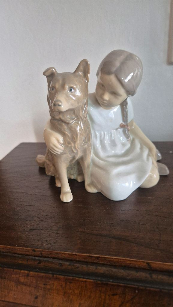 로얄코펜하겐 피겨린 순이와강아지--1