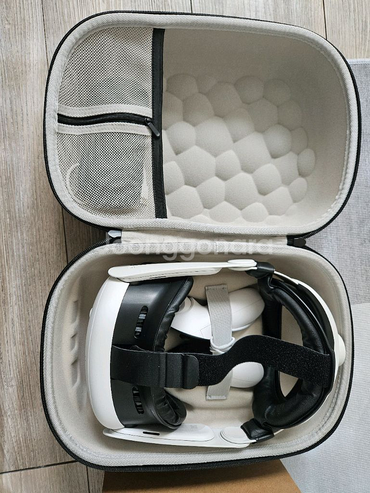메타퀘스트3 512gb + 엘리트 스트랩 + amvr안면폼 + 파우치--3