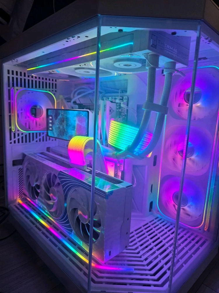 라이젠7 9800X3D RTX5080 본체 팝니다 Y70 이미지