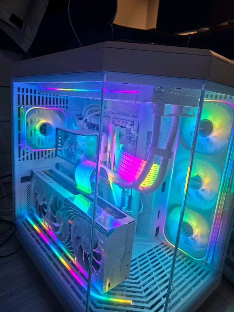 라이젠7 9800X3D RTX5080 본체 팝니다 Y70 이미지