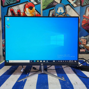 24인치 베젤리스 모니터