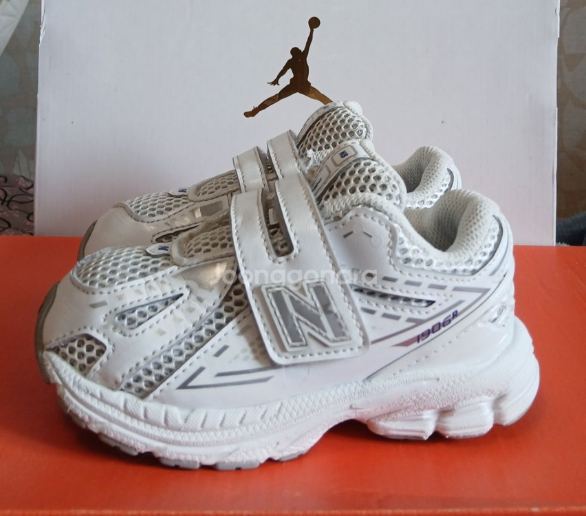 뉴발란스키즈 1906R 150운동화 화이트25년2월제품 이미지