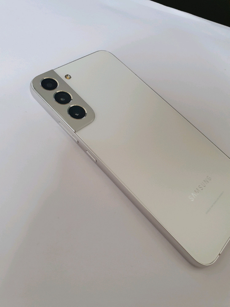 갤럭시S22플러스 S급 무잔상 아주깨끗 256기가 화이트--4