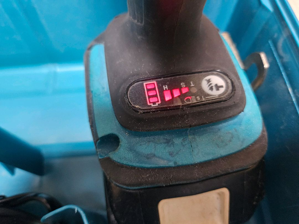 마끼다 DTD148 18V 브러쉬리스 충전 임팩트 드라이버 세트--2