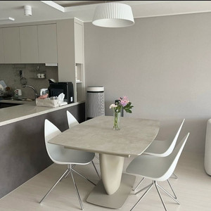 보컨셉 피오렌티나 확장형 테이블+오타와 체어 4개