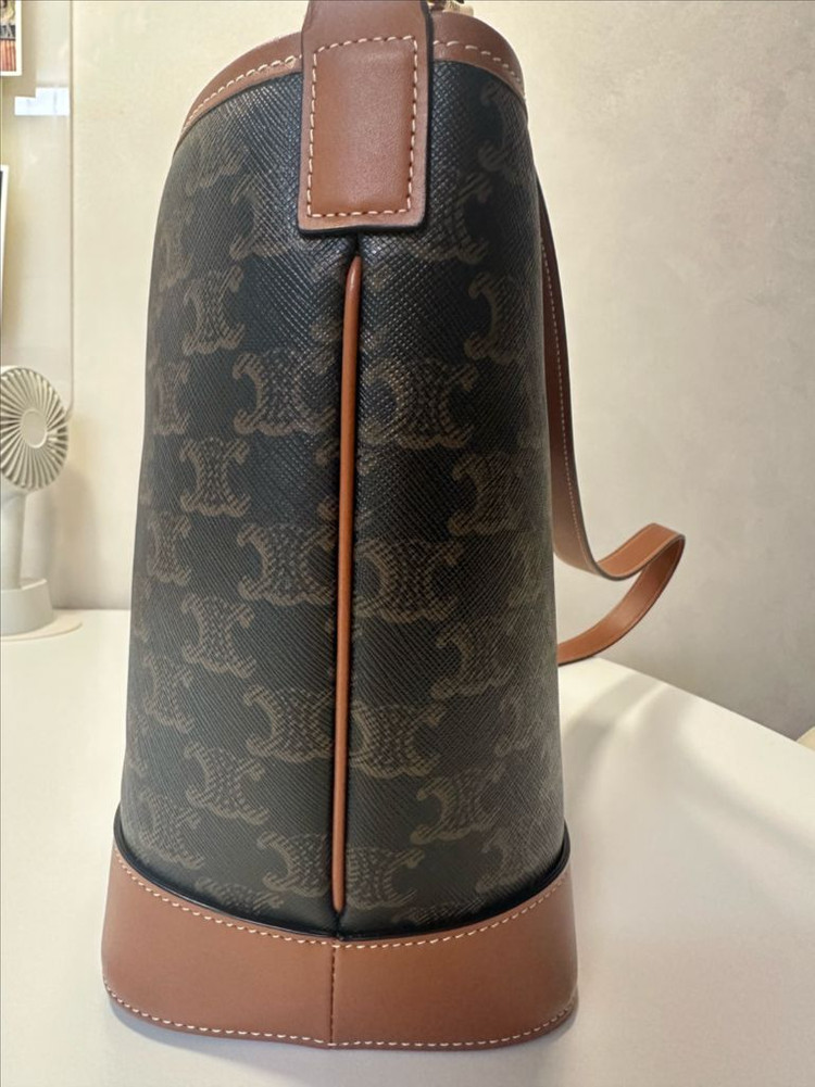 셀린느 트리옹프 버킷백 스몰 이미지