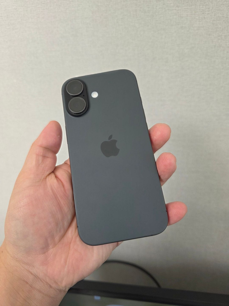 아이폰17 블랙 256기가 SS급 팝니다(배터리100%)--1