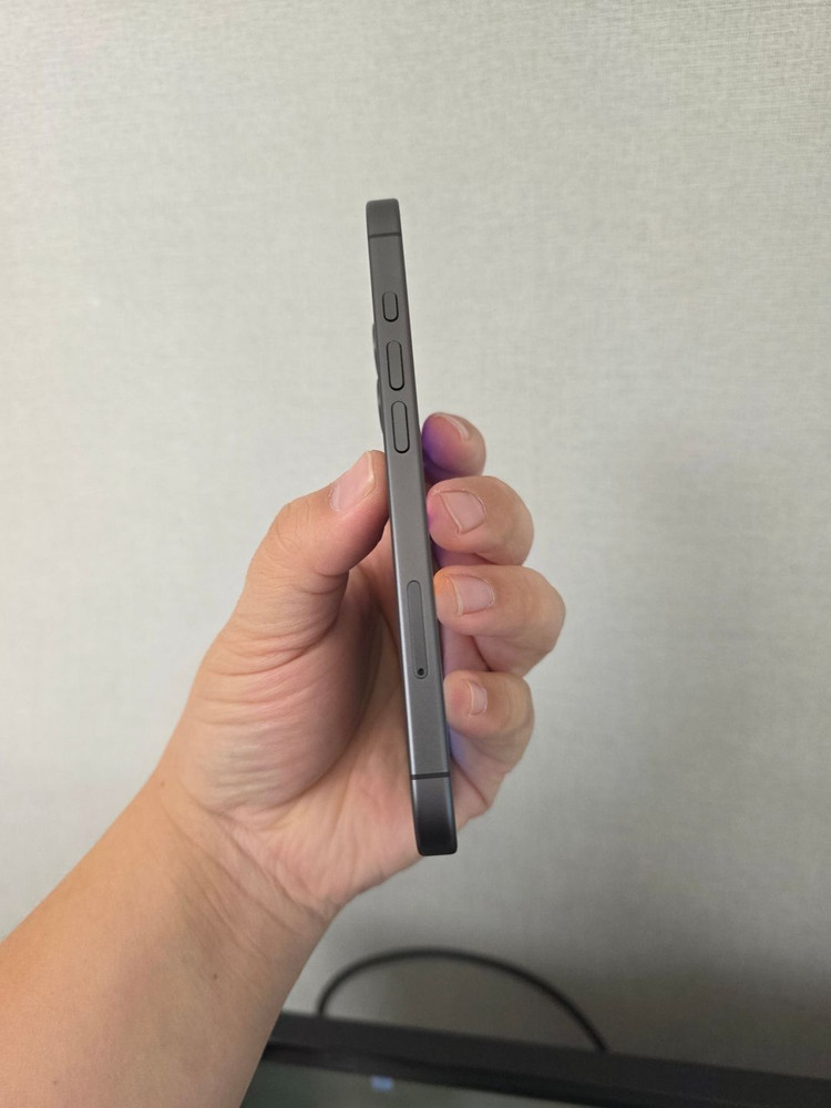 아이폰17 블랙 256기가 SS급 팝니다(배터리100%)--4