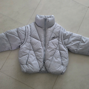 널디 NY 트랙 숏 투웨이 패딩 라이트 그레이 xs사이즈 55사이즈