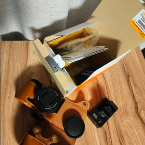 소니 ZV-E10 카메라+번들렌즈+케이스 (컷수2천)