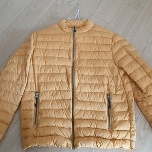 탑텐 150사이즈 라이트구스다운패딩(90:10) 머스터드색