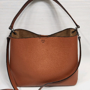 MCM 엠씨엠 브라운 가죽 버킷백. 숄더백