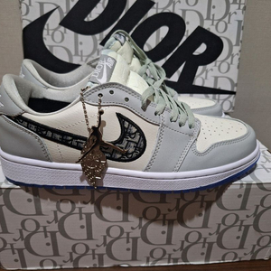 나이키 디올 스니커즈 이미지