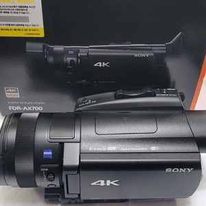 소니 4k 디지탈캠코더 ax700. 신품동일수준 팝니다.