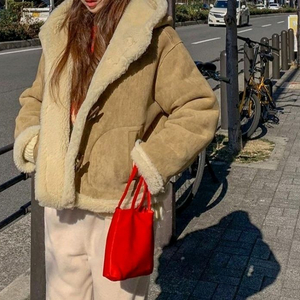 스웨이드 양털 떡볶이 무스탕 베이지