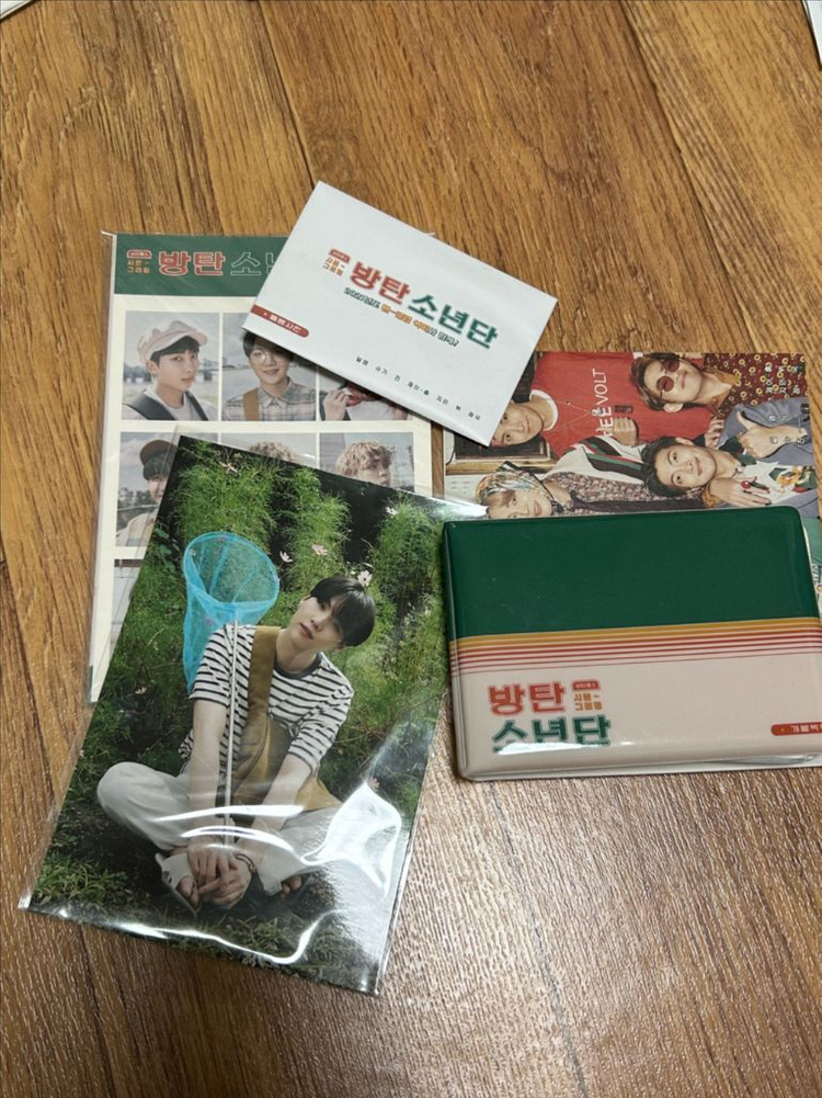 방탄소년단 BTS 콘서트 포토북 19시즌그리팅(윤기),포토프랍(태형,지민)외--6