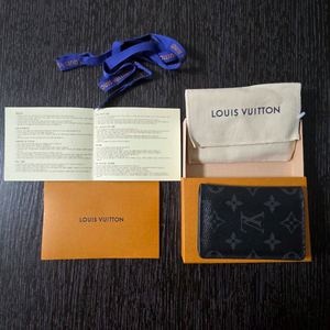 루이비통 m61696 포켓 오거나이저 카드 지갑 입니다.