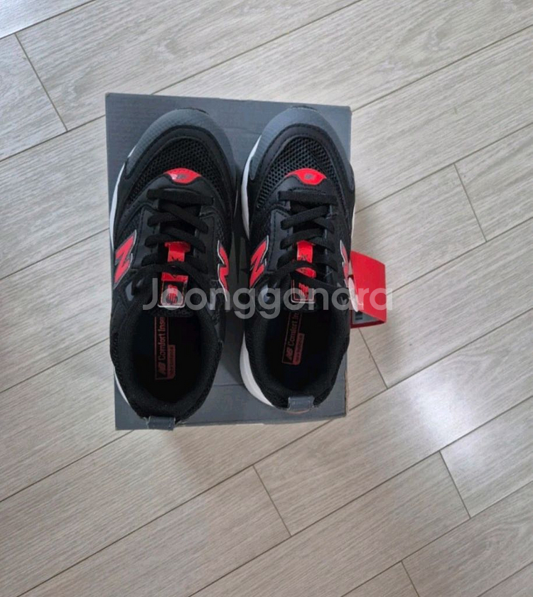 쿨거래시 6만2천택포! 미착용이고 택있는 새제품 뉴발란스 키즈 와이드 편한운동화 사이즈 190 (남아여아공용)--3