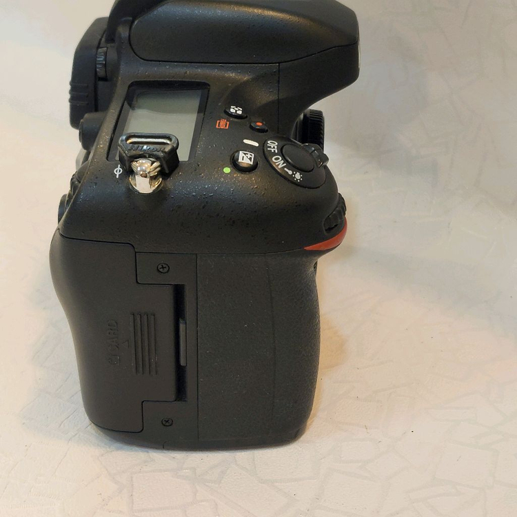 니콘정품 D610+전용세로그립 백팩 포함--2