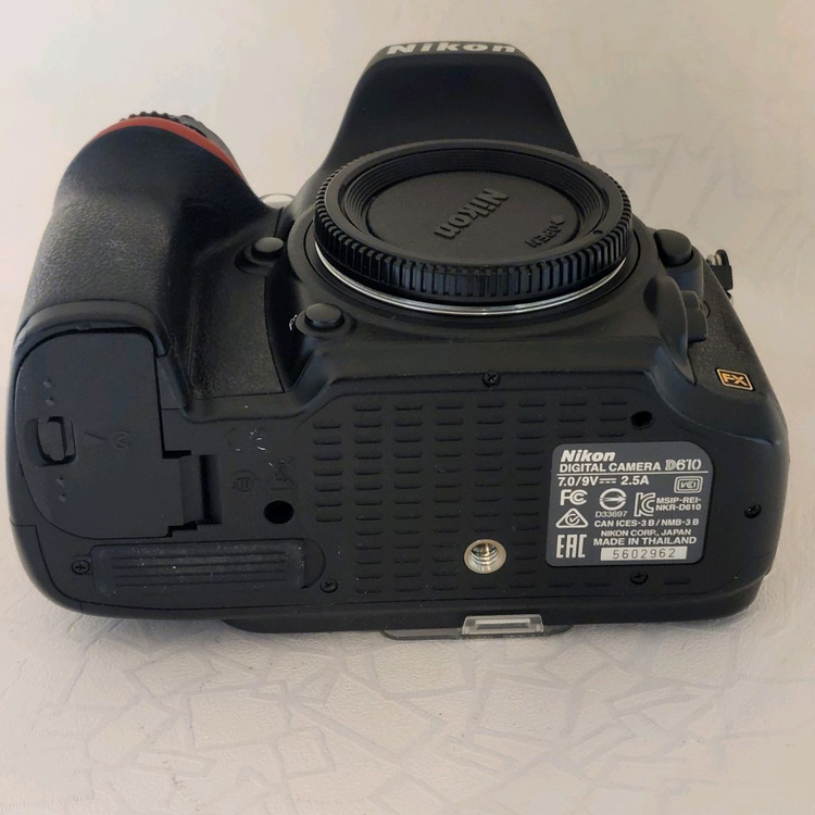 니콘정품 D610+전용세로그립 백팩 포함--7