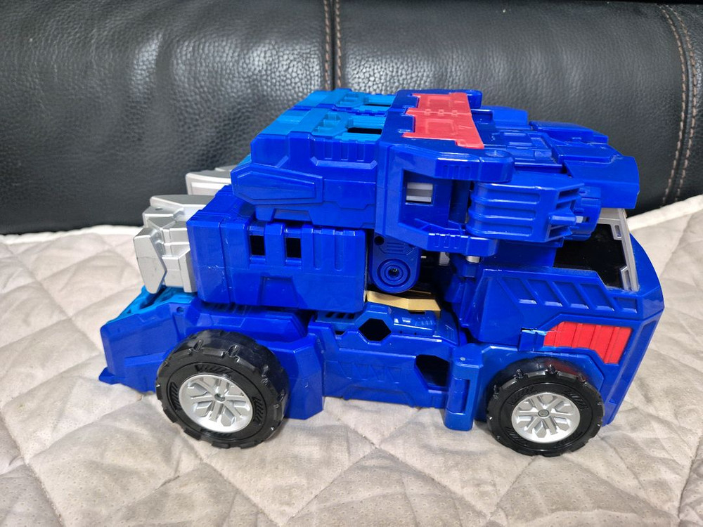 터닝메카드 에반킹(어깨덮개 보유) 이미지