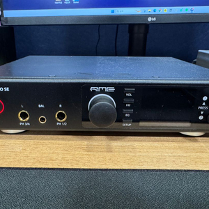 RME ADI-2/4 Pro SE 판매합니다.