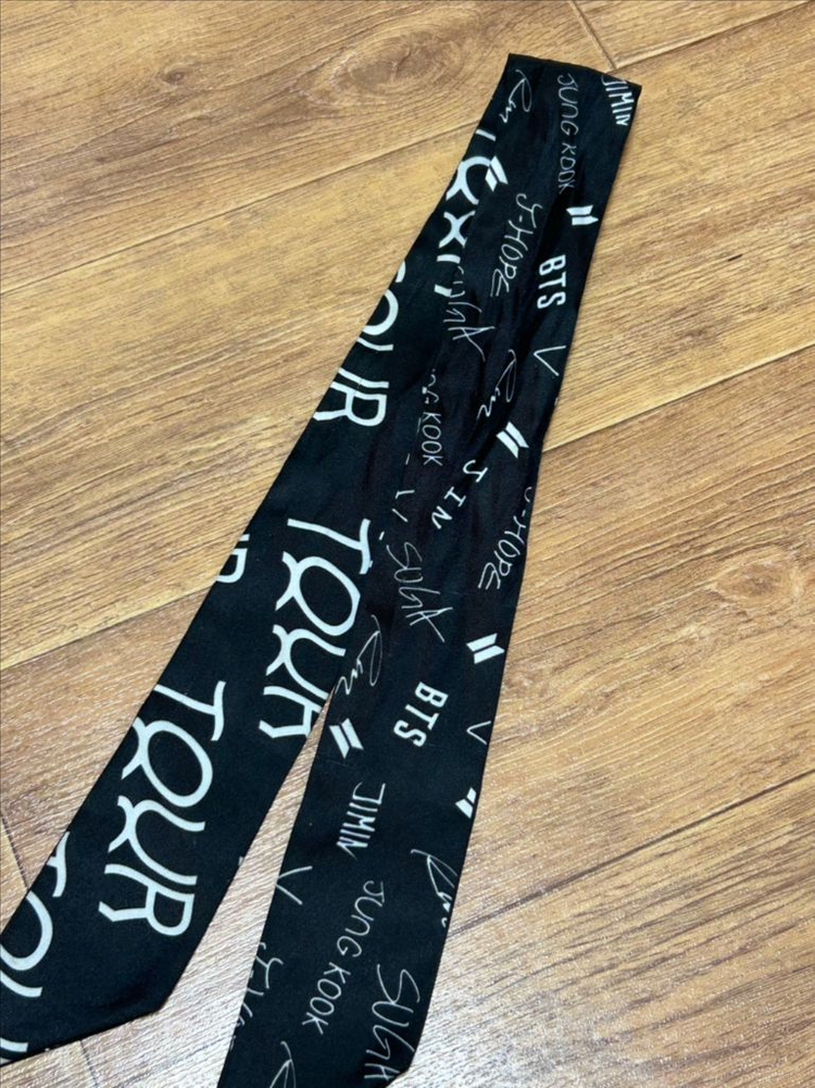 방탄소년단 BTS 공식 굿즈들(핀버튼, 데코스트랩) 이미지