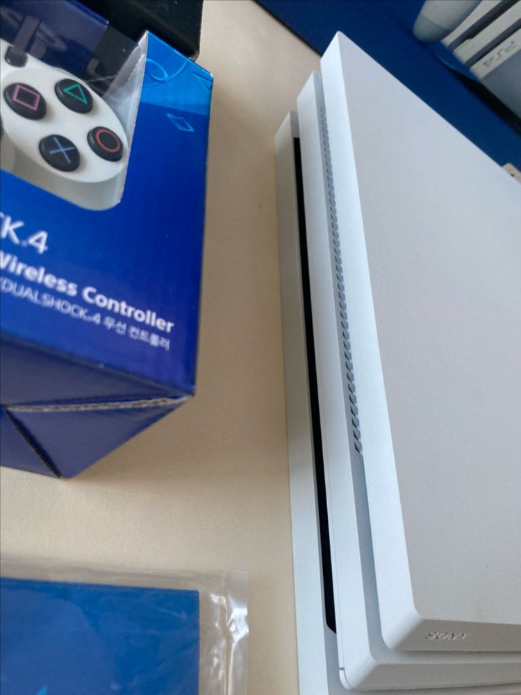 PS4 플스4 Pro 화이트 1TB 풀세트--3