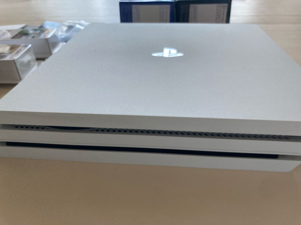 PS4 플스4 Pro 화이트 1TB 풀세트--4