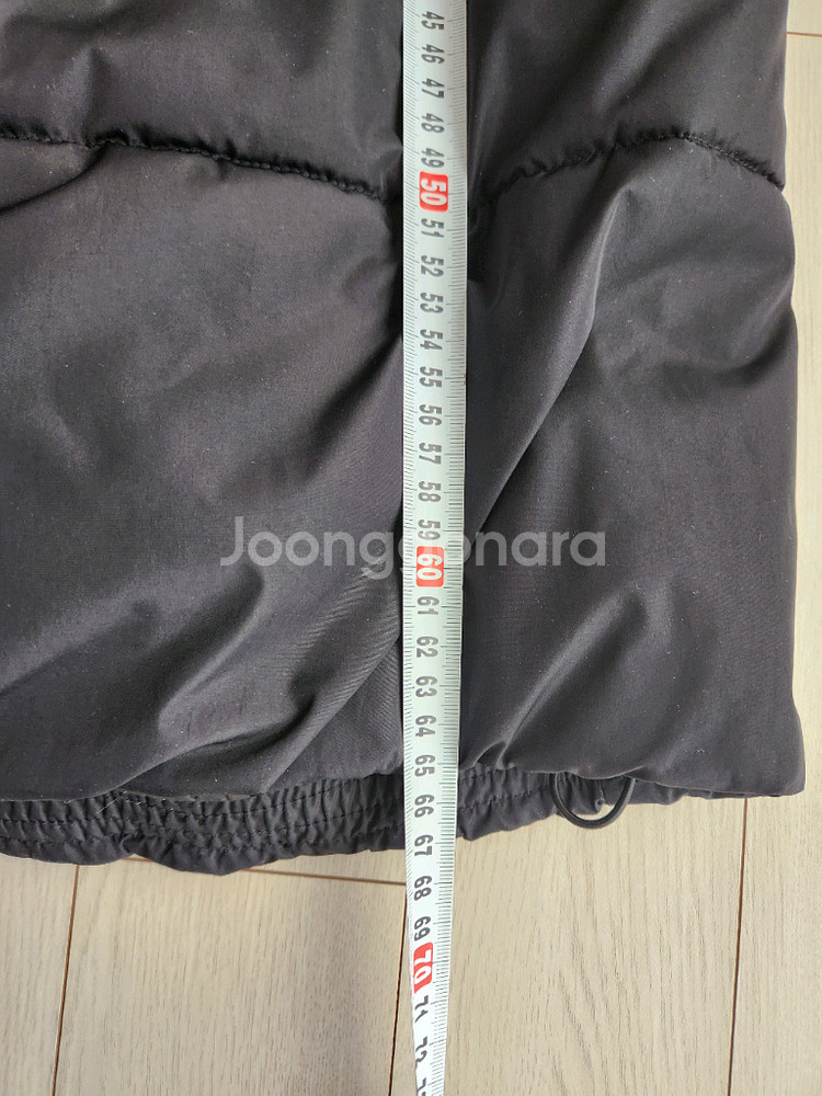 에잇세컨즈 남성 푸퍼 블랙 숏패딩 사이즈100얼핏보면 새거에요^^여러 중고사이트에도 같이 판매하고 있어서 삭제되면--7